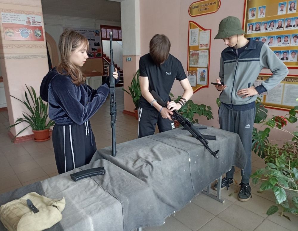 По итогам 2024-2025 учебного года в образовательных организациях Шахтерского м.о. с 27 по 29 мая прошли учебные сборы для обучающихся 8 и 10 классов По итогам 2024-2025 учебного года в образовательных организациях Шахтерского м.о. с 27 по 29 мая прошли учебные сборы для обучающихся 8 и 10 классов