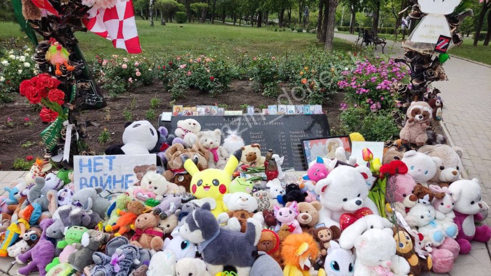 Ко Дню защиты детей в Донецке прошла акция « память о детях Донбасса» Ко Дню защиты детей в Донецке прошла акция « память о детях Донбасса»