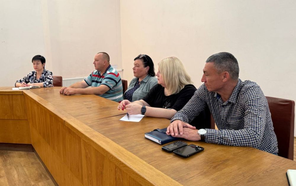 Состоялась встреча Секретаря Тельмановского местного отделения ВПП «Единая Россия» с секретарями первичных отделений Состоялась встреча Секретаря Тельмановского местного отделения ВПП «Единая Россия» с секретарями первичных отделений