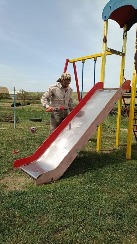 В Мангушском муниципальном округе продолжаются работы по благоустройству детских площадок В Мангушском муниципальном округе продолжаются работы по благоустройству детских площадок
