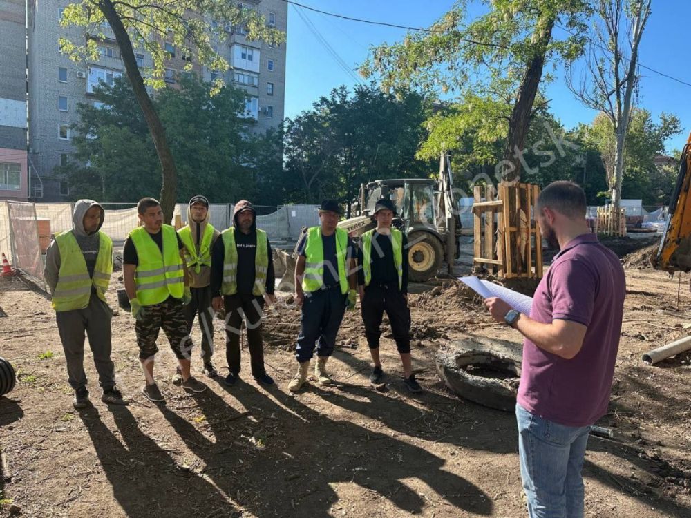 В Донецке прошёл курс лекций для мигрантов на тему «Содействие адаптации трудящихся-мигрантов, прибывших в Российскую Федерацию в порядке, не требующем получения визы, а также граждан государств-участников ЕАЭС» В Донецке прошёл курс лекций для мигрантов на тему «Содействие адаптации трудящихся-мигрантов, прибывших в Российскую Федерацию в порядке, не требующем получения визы, а также граждан государств-участников ЕАЭС»