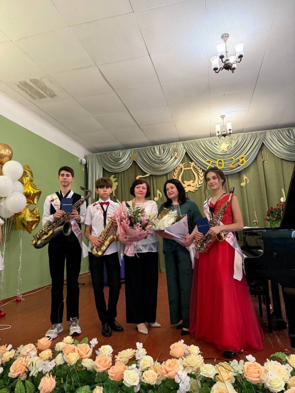 Николай Михайлов: В городе Комсомольское прошел выпускной вечер «Прощай школа» Николай Михайлов: В городе Комсомольское прошел выпускной вечер «Прощай школа»