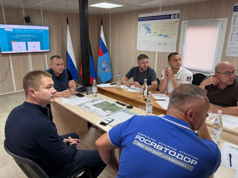 Дмитрий Бердников: Провел совещание проектного офиса по строительству транспортного обхода Мариуполя, который станет частью сухопутного коридора в Крым – федеральной трассы Р-280 «Новороссия» Дмитрий Бердников: Провел совещание проектного офиса по строительству транспортного обхода Мариуполя, который станет частью сухопутного коридора в Крым – федеральной трассы Р-280 «Новороссия»