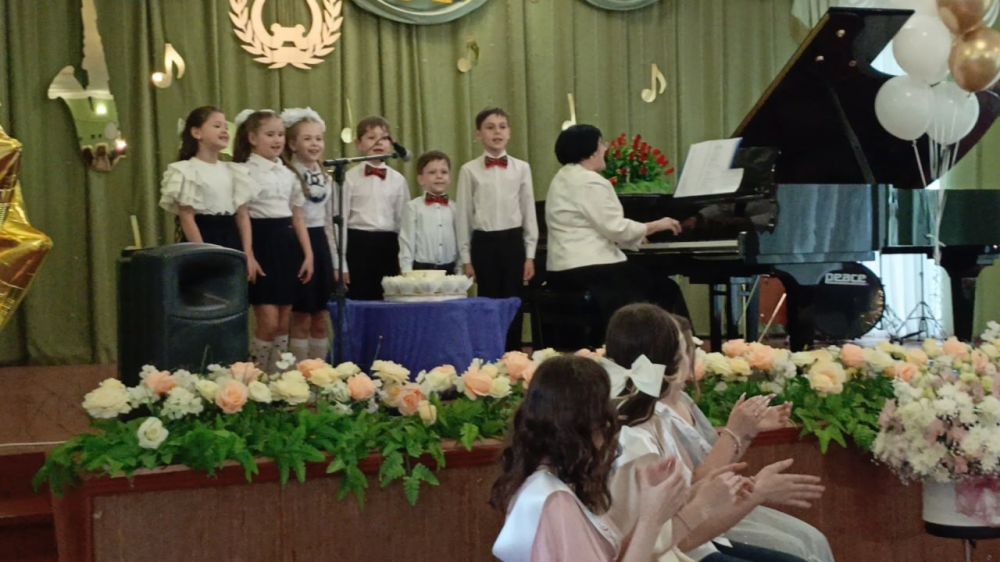 Николай Михайлов: В городе Комсомольское прошел выпускной вечер «Прощай школа»