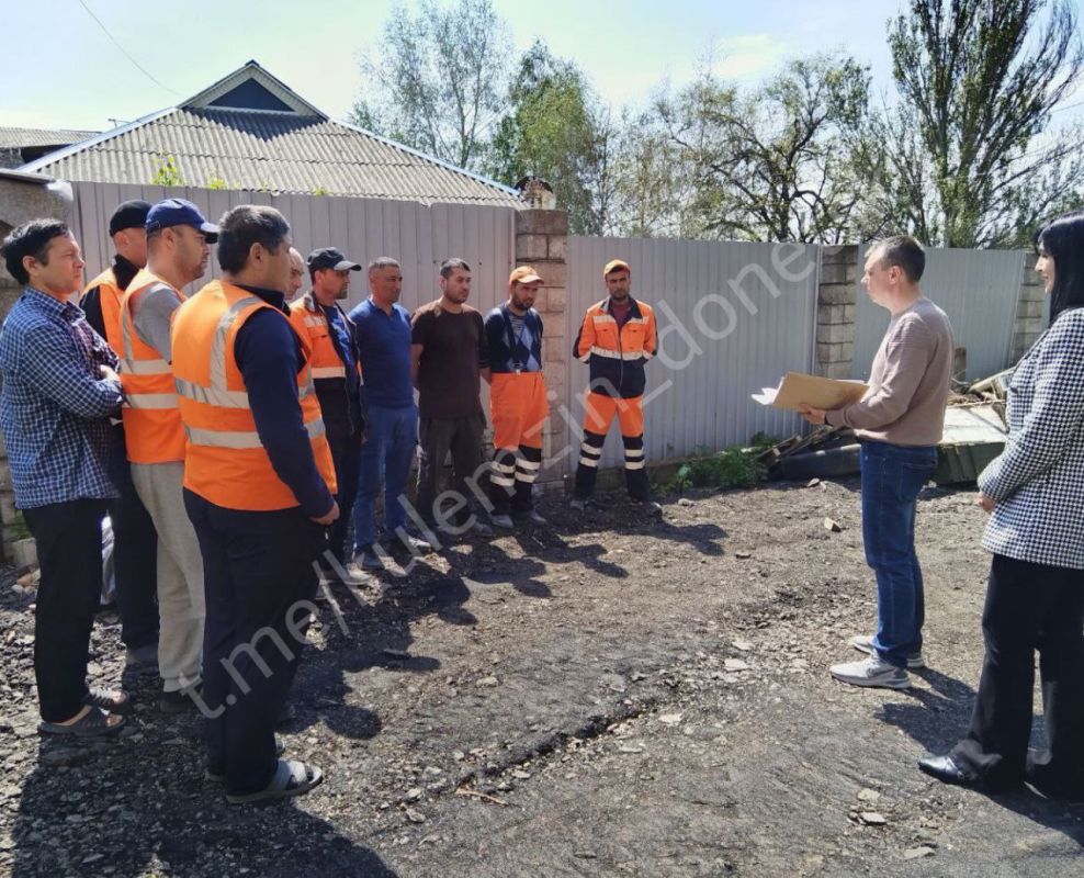 В Донецке прошёл курс лекций для мигрантов на тему «Содействие адаптации трудящихся-мигрантов, прибывших в Российскую Федерацию в порядке, не требующем получения визы, а также граждан государств-участников ЕАЭС» В Донецке прошёл курс лекций для мигрантов на тему «Содействие адаптации трудящихся-мигрантов, прибывших в Российскую Федерацию в порядке, не требующем получения визы, а также граждан государств-участников ЕАЭС»