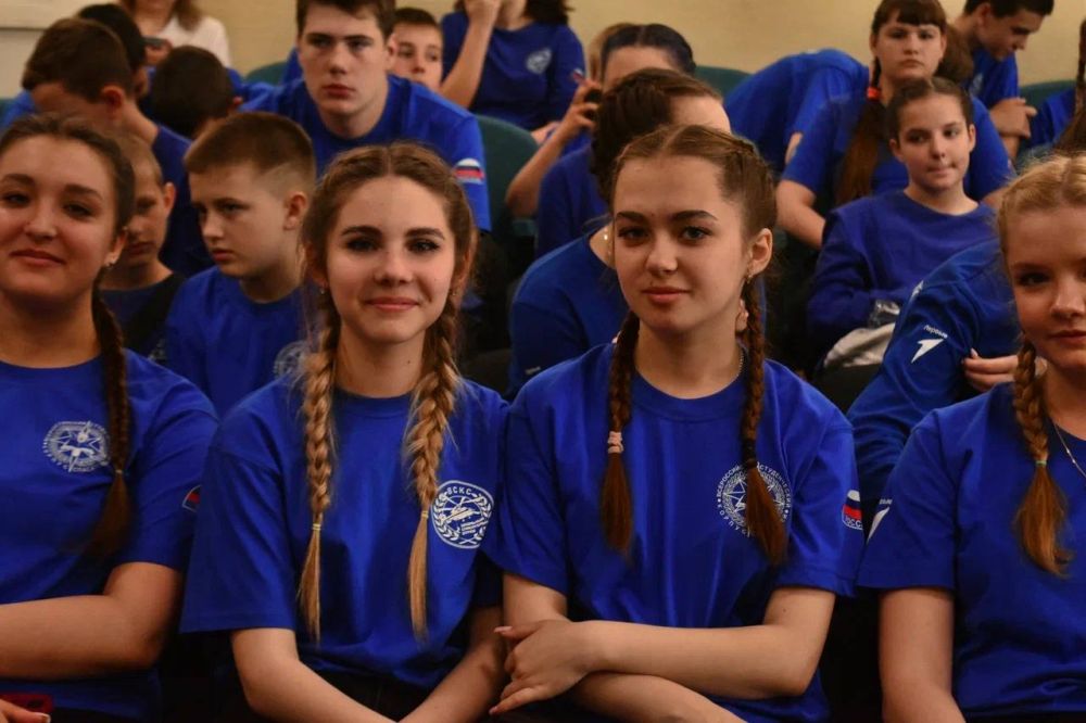 Первый слет школьных спасательных отрядов ДНР объявляется открытым Первый слет школьных спасательных отрядов ДНР объявляется открытым