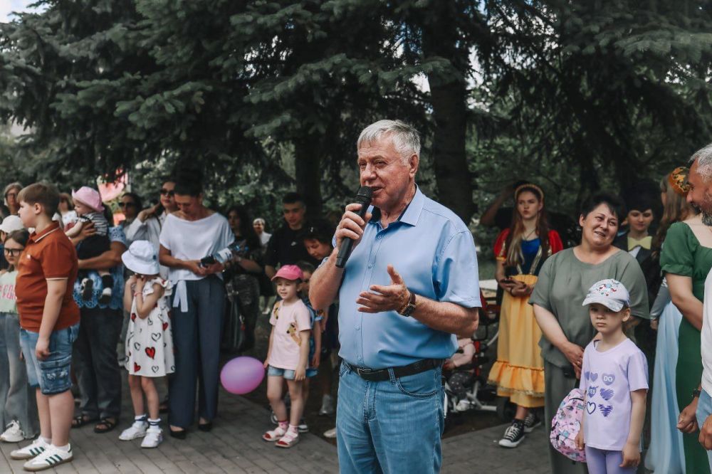 В Ждановке прошел праздник ко Дню защиты детей В Ждановке прошел праздник ко Дню защиты детей
