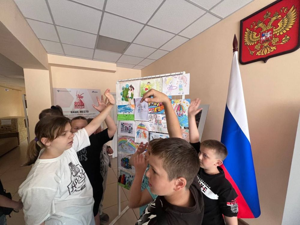 1 июня прошла выставка детских рисунков на тему «Мы за здоровый образ жизни» посвященная Международному Дню защиты детей 1 июня прошла выставка детских рисунков на тему «Мы за здоровый образ жизни» посвященная Международному Дню защиты детей