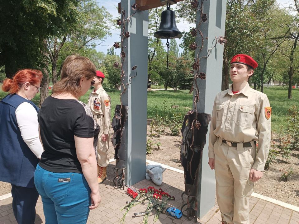 Их жизни забрала война: В Горловке прошла акция «Ангелы Донбасса» Их жизни забрала война: В Горловке прошла акция «Ангелы Донбасса»