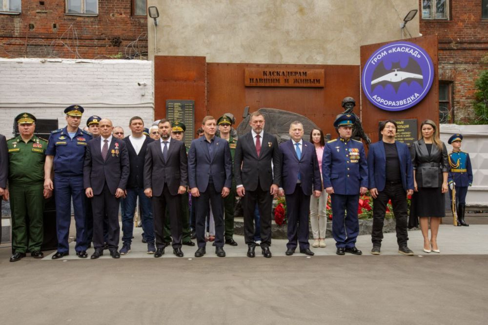 Дмитрий Саблин: Почтили память павших бойцов нашей бригады Дмитрий Саблин: Почтили память павших бойцов нашей бригады