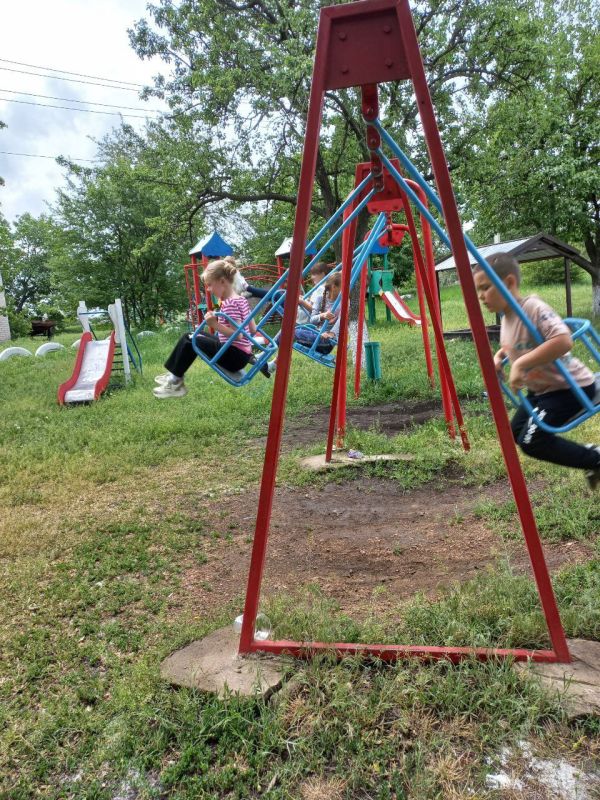 День защиты детей. Накануне праздника ребята ГБОУ "Дмитровская школа" совершили увлекательное "Путешествие в мир интересного" День защиты детей. Накануне праздника ребята ГБОУ "Дмитровская школа" совершили увлекательное "Путешествие в мир интересного"