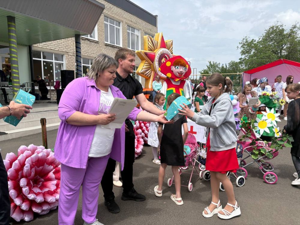 В Прохоровке при поддержке ямальцев прошёл яркий праздник ко Дню защиты детей В Прохоровке при поддержке ямальцев прошёл яркий праздник ко Дню защиты детей