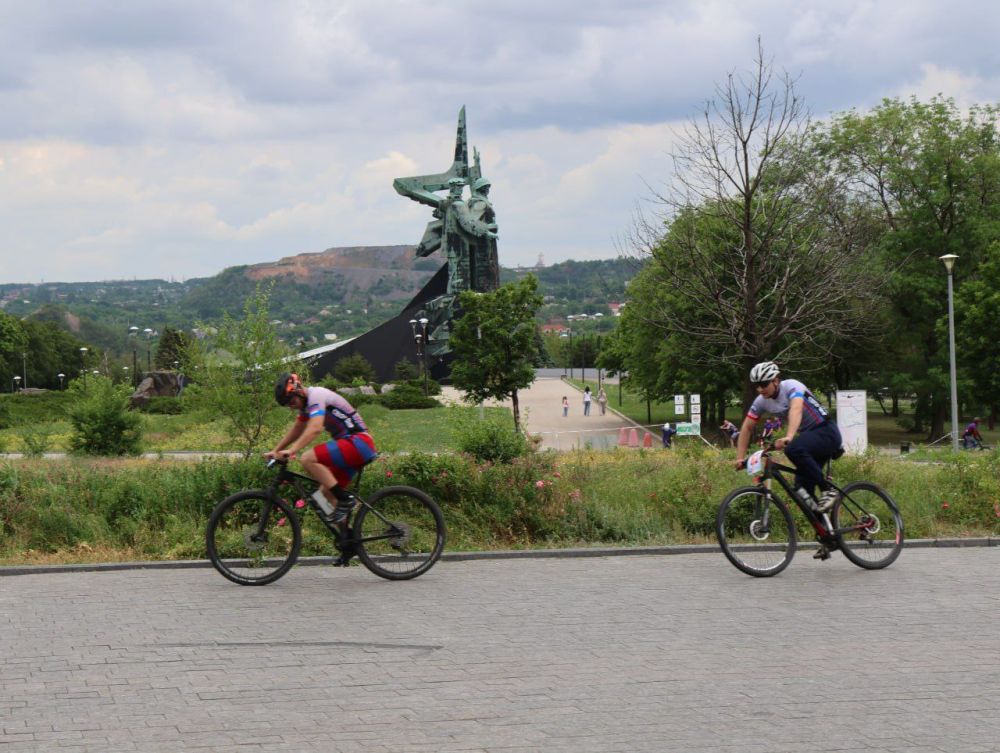 Юрий Мартынов: Сегодня по всей России проходит масштабное спортивное событие — IV Всероссийская массовая велосипедная гонка, приуроченная ко Всемирному дню велосипедиста Юрий Мартынов: Сегодня по всей России проходит масштабное спортивное событие — IV Всероссийская массовая велосипедная гонка, приуроченная ко Всемирному дню велосипедиста