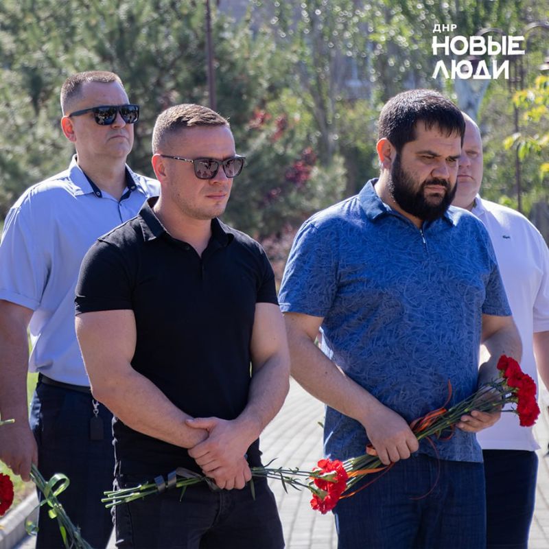Немые ангелы Донбасса. В день, когда всё наполняется детскими улыбками, мы вспоминаем о тех, кого не защитили Немые ангелы Донбасса. В день, когда всё наполняется детскими улыбками, мы вспоминаем о тех, кого не защитили