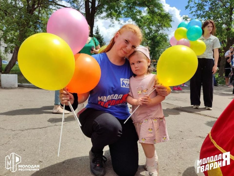 Александр Подгорный: Активисты Красногвардейского штаба приняли участие в районном праздновании для детей Александр Подгорный: Активисты Красногвардейского штаба приняли участие в районном праздновании для детей