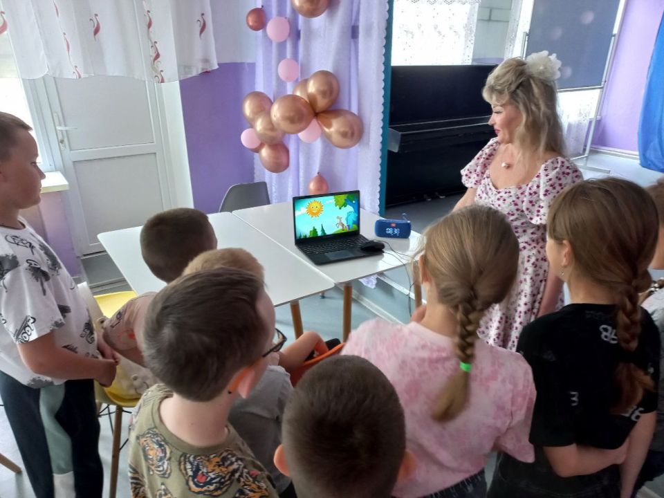 День защиты детей. Накануне праздника ребята ГБОУ "Дмитровская школа" совершили увлекательное "Путешествие в мир интересного" День защиты детей. Накануне праздника ребята ГБОУ "Дмитровская школа" совершили увлекательное "Путешествие в мир интересного"