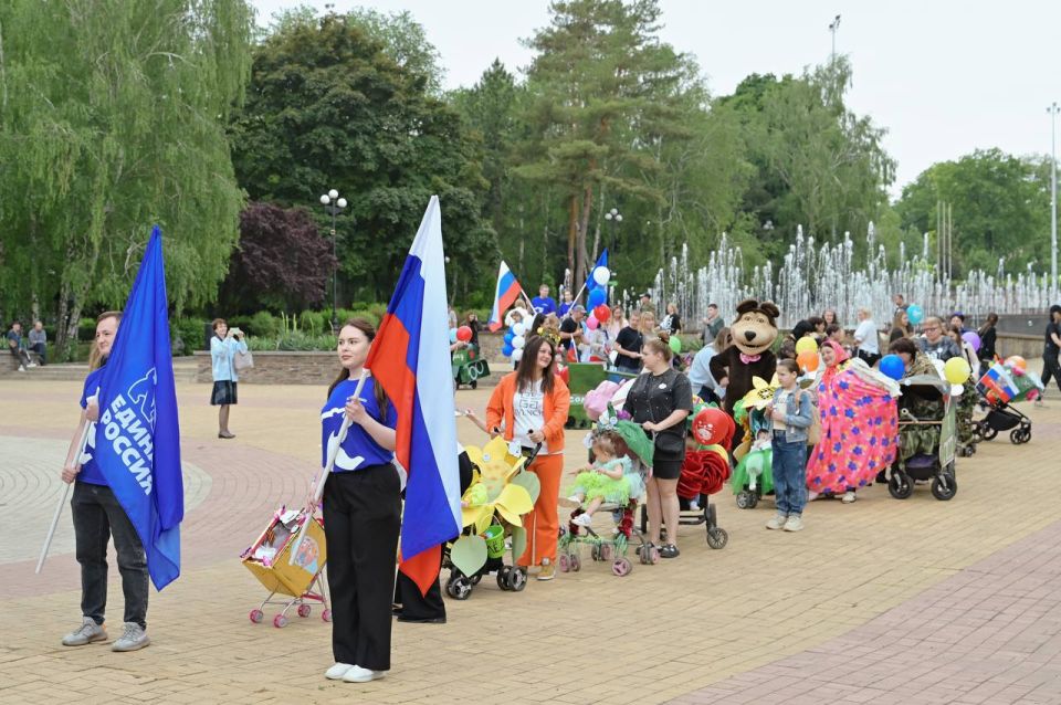 Еще больше ярких моментов парада колясок! Еще больше ярких моментов парада колясок!