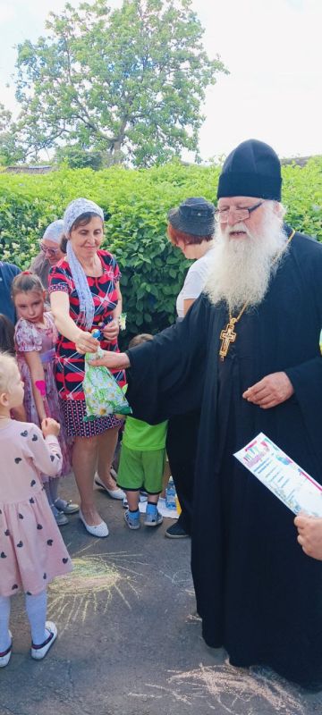 Юрий Будрин: Сегодня, 01 июня 2025 года, в рамках проекта "Крепкая Семья", реализуемого Единой Россией, в Кировском районе города Донецка в мкр Юрий Будрин: Сегодня, 01 июня 2025 года, в рамках проекта "Крепкая Семья", реализуемого Единой Россией, в Кировском районе города Донецка в мкр