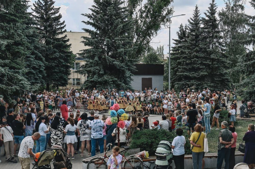 В Ждановке прошел праздник ко Дню защиты детей В Ждановке прошел праздник ко Дню защиты детей