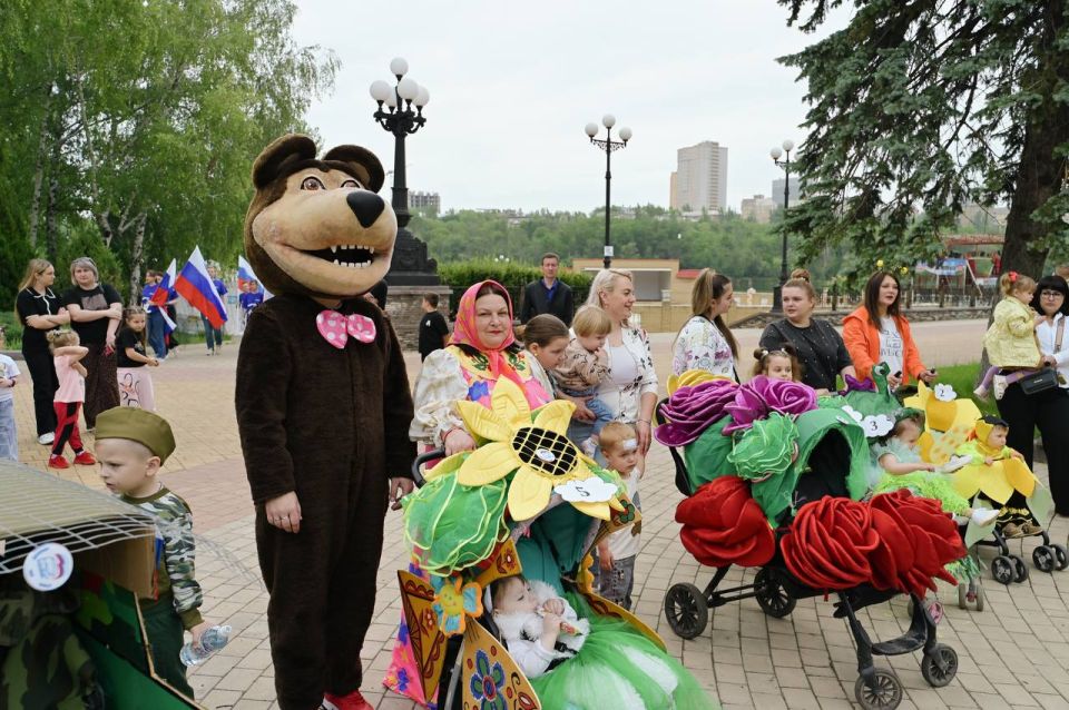 Еще больше ярких моментов парада колясок! Еще больше ярких моментов парада колясок!