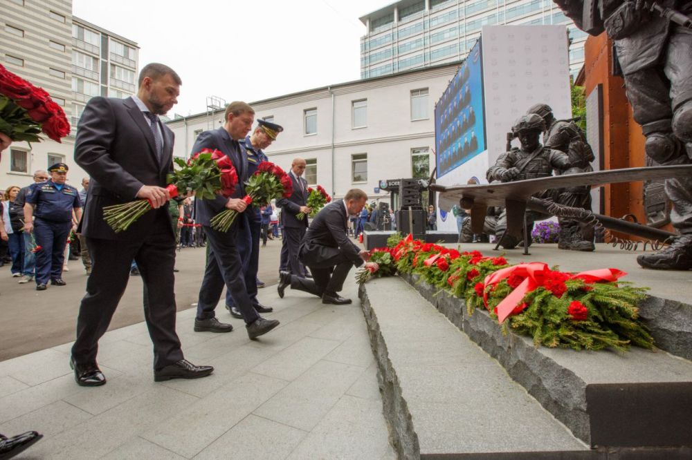 Дмитрий Саблин: Почтили память павших бойцов нашей бригады Дмитрий Саблин: Почтили память павших бойцов нашей бригады