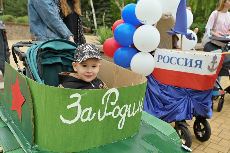 Еще больше ярких моментов парада колясок! Еще больше ярких моментов парада колясок!