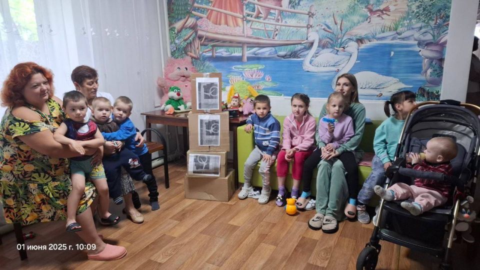 Липецкие медики передали гуманитарную помощь юным пациентам больницы Володарского муниципального округа Липецкие медики передали гуманитарную помощь юным пациентам больницы Володарского муниципального округа