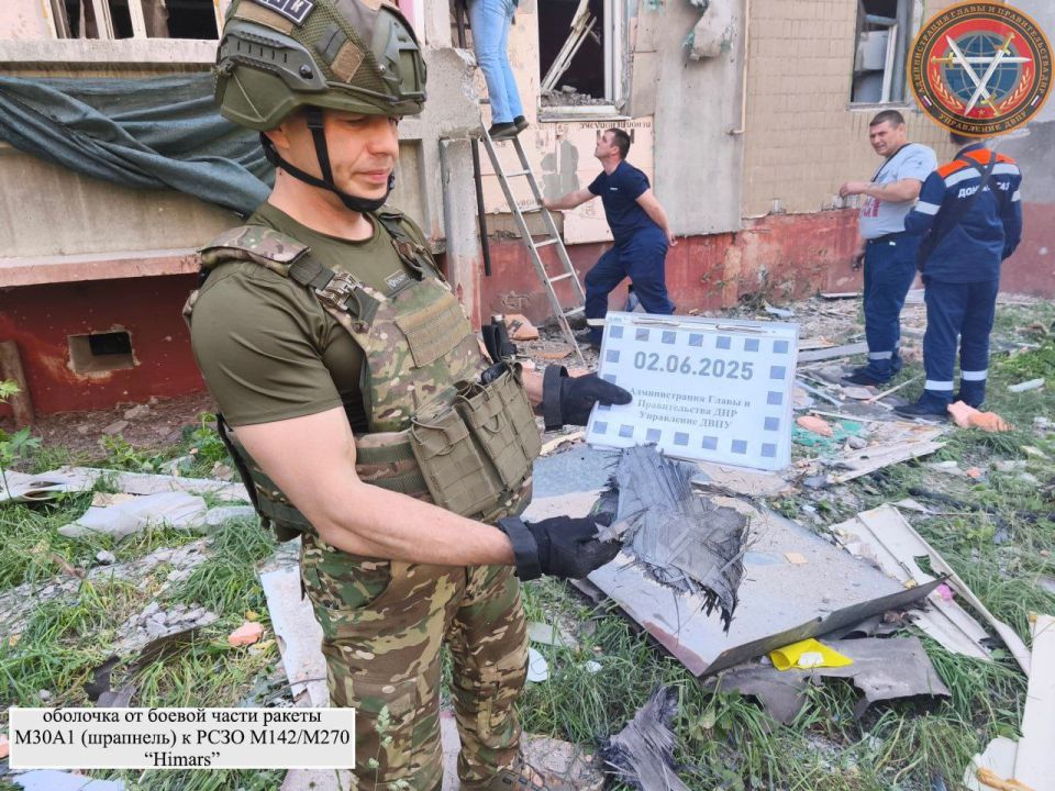 В ходе сегодняшнего обстрела Пантелеймоновки в ДНР вэсэушники использовали американскую РСЗО «Хаймарс» В ходе сегодняшнего обстрела Пантелеймоновки в ДНР вэсэушники использовали американскую РСЗО «Хаймарс»