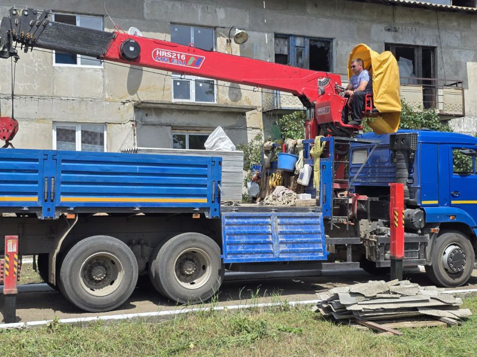 Сергей Юзвинкевич: Во исполнение поручения Главы Донецкой Народной Республики Дениса Владимировича Пушилина в рамках гуманитарной помощи от шеф-региона Липецкой области специалисты ООО СМУ-3 (город Липецк) приступили к... Сергей Юзвинкевич: Во исполнение поручения Главы Донецкой Народной Республики Дениса Владимировича Пушилина в рамках гуманитарной помощи от шеф-региона Липецкой области специалисты ООО СМУ-3 (город Липецк) приступили к...