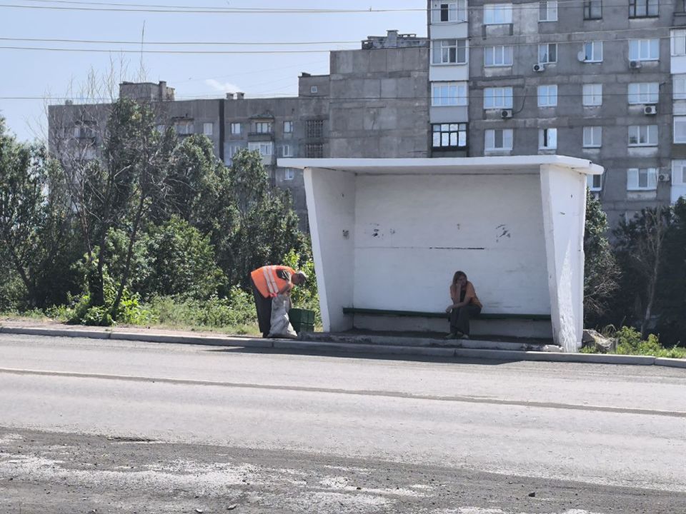 МУП администрации города Тореза "Благоустройство" продолжает выполнять работы по покосу сорных и карантинных трав, покраске и уборке автобусных павильонов на территории городского округа Торез МУП администрации города Тореза "Благоустройство" продолжает выполнять работы по покосу сорных и карантинных трав, покраске и уборке автобусных павильонов на территории городского округа Торез