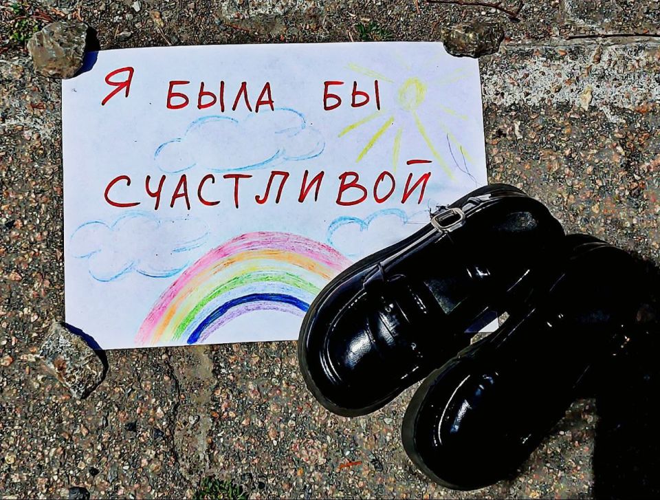Акция против абортов "МАМА, я буду тебе улыбаться" в Торезе Акция против абортов "МАМА, я буду тебе улыбаться" в Торезе