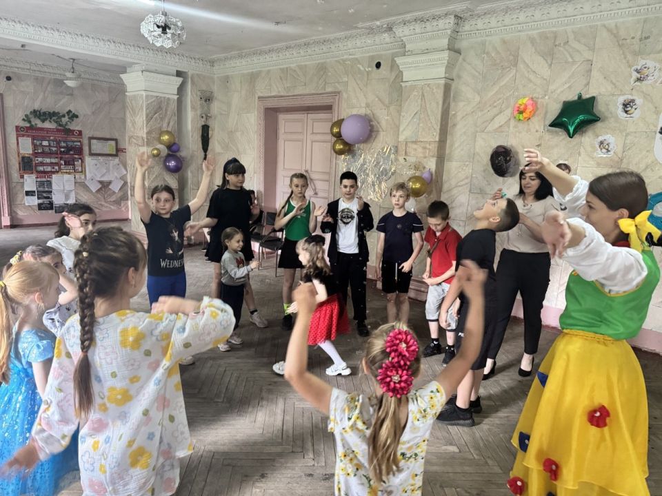 Николай Михайлов: В селе Новозарьевка состоялось мероприятие "Пусть расцветают детские улыбки" Николай Михайлов: В селе Новозарьевка состоялось мероприятие "Пусть расцветают детские улыбки"