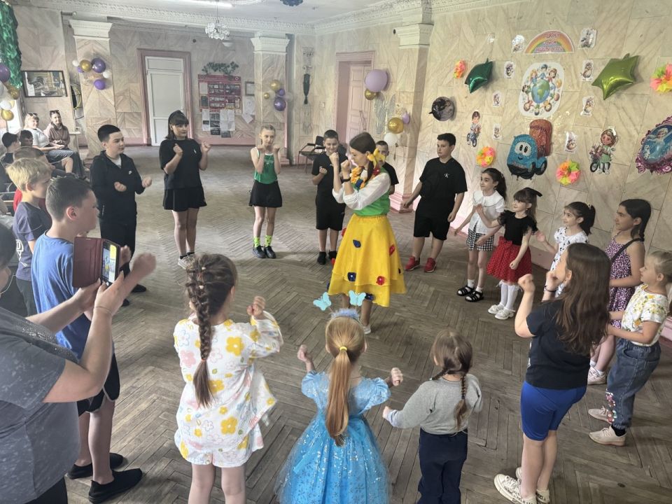 Николай Михайлов: В селе Новозарьевка состоялось мероприятие "Пусть расцветают детские улыбки" Николай Михайлов: В селе Новозарьевка состоялось мероприятие "Пусть расцветают детские улыбки"