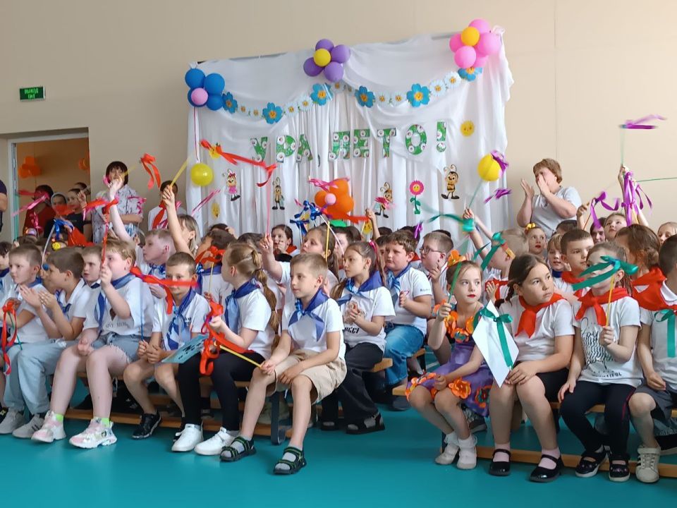 В Старобешевском округе прошло открытие пришкольного летнего лагеря «Ромашка» В Старобешевском округе прошло открытие пришкольного летнего лагеря «Ромашка»