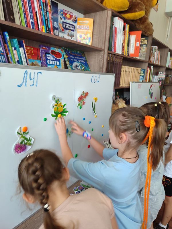 Праздник в библиотеке. «Мы встречаем праздник лета, праздник солнца, праздник света», под таким названием в библиотеке-филиале № 11 для ребят из пришкольного лагеря «Новое поколение» школы № 8 состоялась конкурсно- игровая...