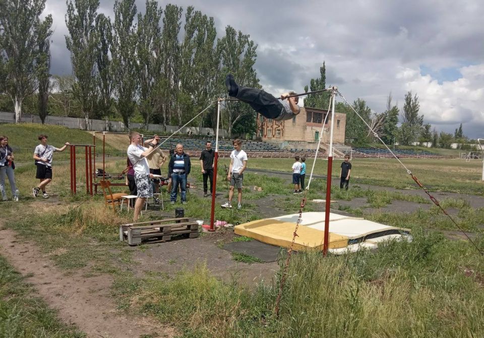 31.05.2025 на городском стадионе состоялось личное первенство города Харцызска по воркауту 31.05.2025 на городском стадионе состоялось личное первенство города Харцызска по воркауту