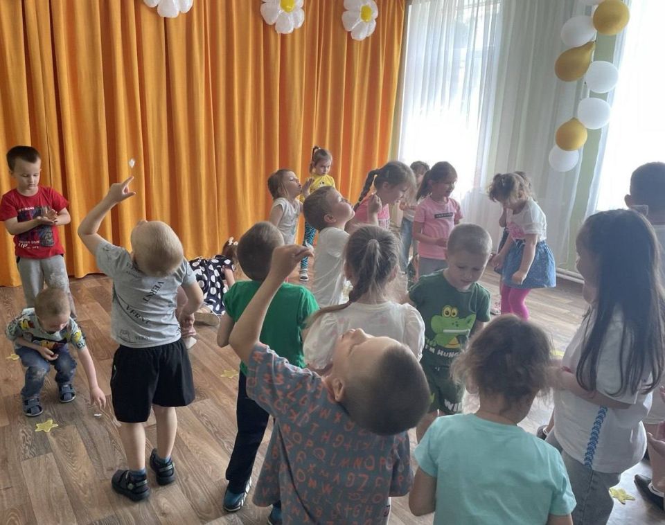 Сегодня,2 июня, в ГКДОУ "Волновахский детский сад №2 "Дюймовочка", состоялась премьера русской народной сказки «Рукавичка» Сегодня,2 июня, в ГКДОУ "Волновахский детский сад №2 "Дюймовочка", состоялась премьера русской народной сказки «Рукавичка»