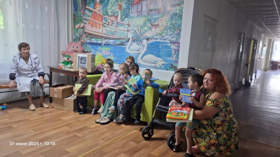 Липецкие медики передали гуманитарную помощь юным пациентам больницы Володарского муниципального округа Липецкие медики передали гуманитарную помощь юным пациентам больницы Володарского муниципального округа