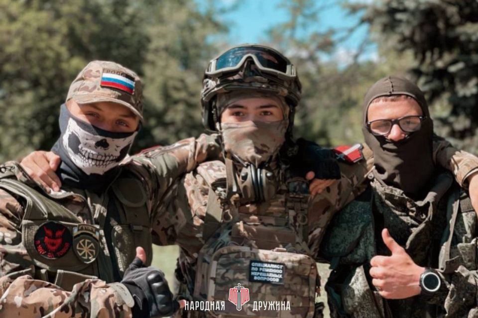 Молодежь в действии. Активисты Шахтерского штаба Народной Дружины организовали форум для молодежи, посвященный Дню защиты детей при поддержке Администрации Шахтерского м. о, а так же при поддержке Батальона им. Максима... Молодежь в действии. Активисты Шахтерского штаба Народной Дружины организовали форум для молодежи, посвященный Дню защиты детей при поддержке Администрации Шахтерского м. о, а так же при поддержке Батальона им. Максима...