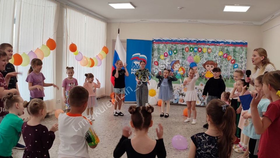 В клубе села Бирюки состоялось весёлое, яркое и душевное праздничное мероприятие, посвящённое Международному дню защиты детей! В клубе села Бирюки состоялось весёлое, яркое и душевное праздничное мероприятие, посвящённое Международному дню защиты детей!