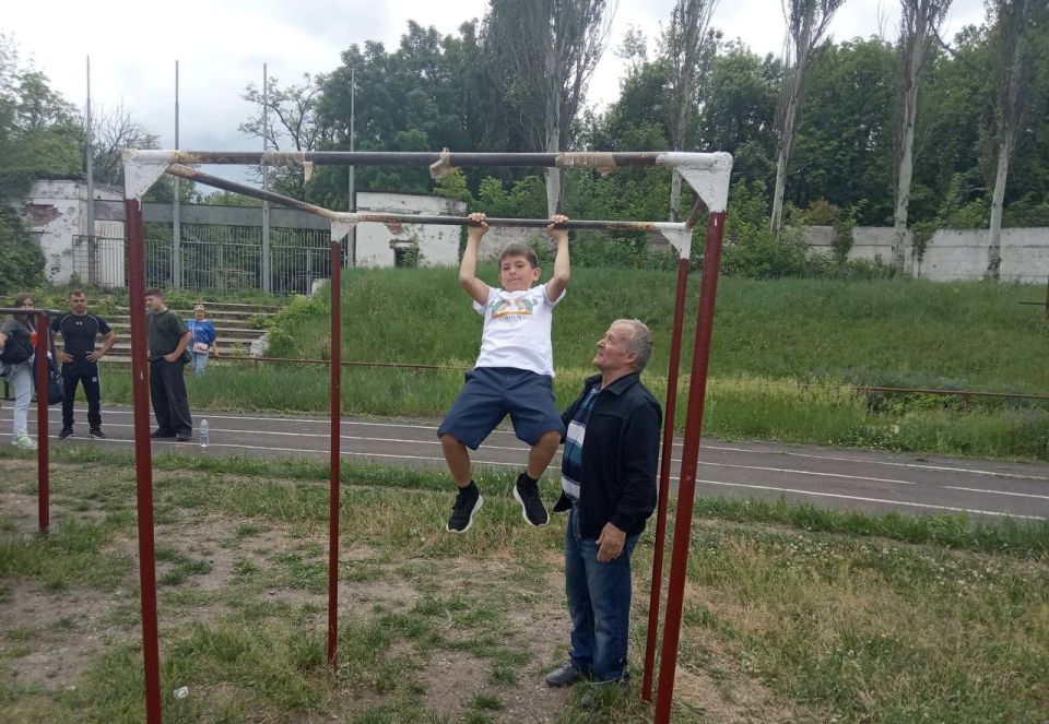 31.05.2025 на городском стадионе состоялось личное первенство города Харцызска по воркауту 31.05.2025 на городском стадионе состоялось личное первенство города Харцызска по воркауту