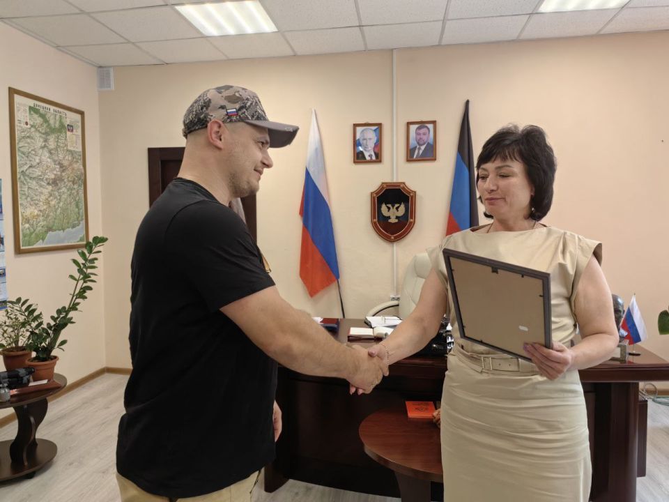 Наталья Великодная: Важные гости сегодня побывали в Тельмановском м.о. Предприниматели патриоты г. Москвы приехали познакомиться с нашим округом, а также привезли весомую помощь в виде оргтехники, которая необходима в... Наталья Великодная: Важные гости сегодня побывали в Тельмановском м.о. Предприниматели патриоты г. Москвы приехали познакомиться с нашим округом, а также привезли весомую помощь в виде оргтехники, которая необходима в...