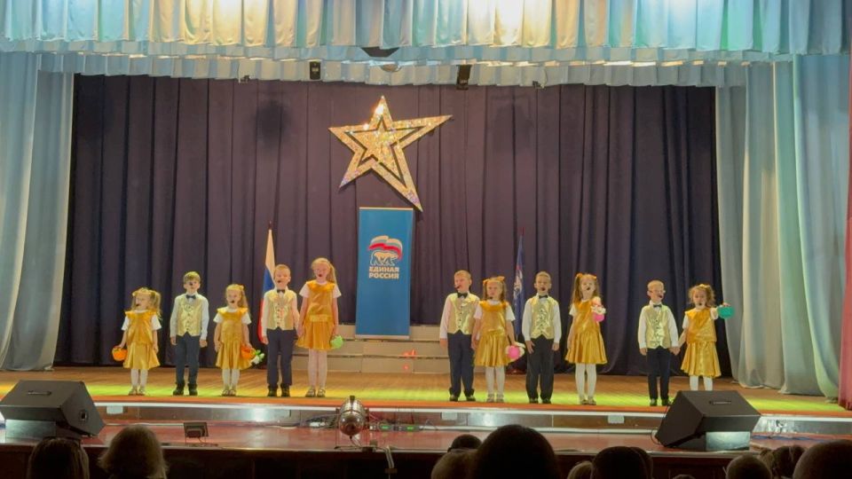 Все мы родом из детства.. В этом году Пролетарский район с особым энтузиазмом подготовился к одному из самых светлых и добрых праздников — Дню защиты детей. В преддверии праздника в районе было организовано много ярких... Все мы родом из детства.. В этом году Пролетарский район с особым энтузиазмом подготовился к одному из самых светлых и добрых праздников — Дню защиты детей. В преддверии праздника в районе было организовано много ярких...