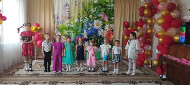 Сегодня, 2 июня в ГКДОУ «Детский сад № 4 «Сказка» г. о. Дебальцево» прошел замечательный праздник «Детство», который посвящается Международному дню защиты детей Сегодня, 2 июня в ГКДОУ «Детский сад № 4 «Сказка» г. о. Дебальцево» прошел замечательный праздник «Детство», который посвящается Международному дню защиты детей