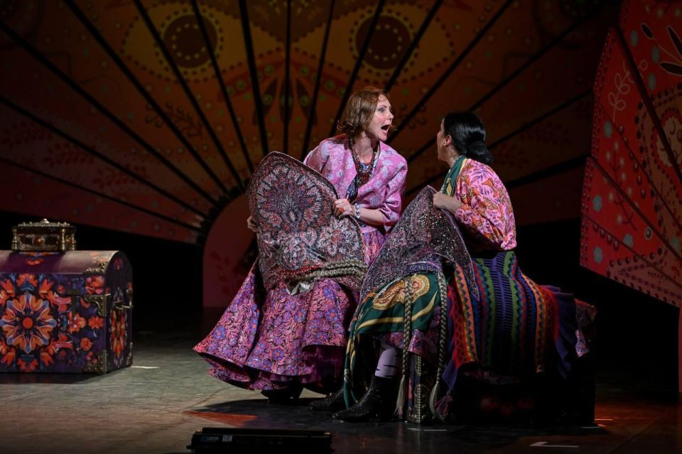 Спектакль «Аленький цветочек» из Мариуполя показали на Фестивале театров малых городов России Спектакль «Аленький цветочек» из Мариуполя показали на Фестивале театров малых городов России