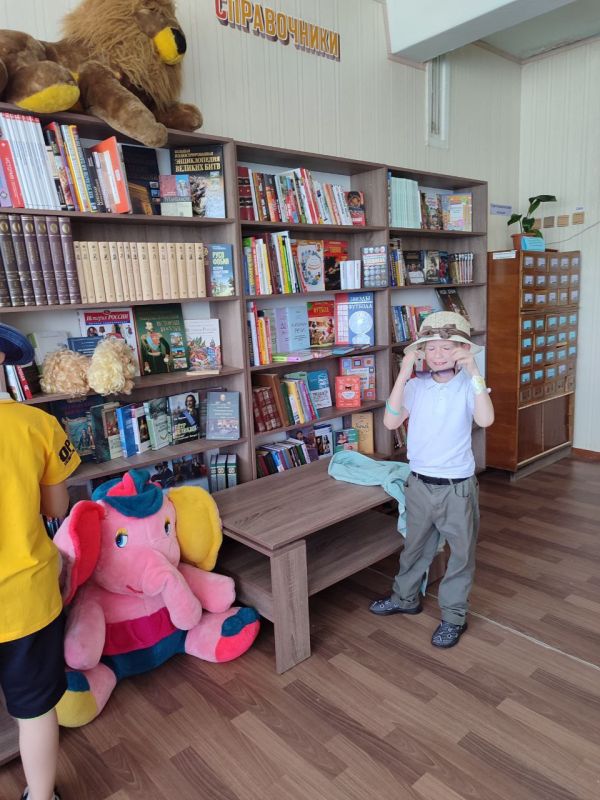 Праздник в библиотеке. «Мы встречаем праздник лета, праздник солнца, праздник света», под таким названием в библиотеке-филиале № 11 для ребят из пришкольного лагеря «Новое поколение» школы № 8 состоялась конкурсно- игровая... Праздник в библиотеке. «Мы встречаем праздник лета, праздник солнца, праздник света», под таким названием в библиотеке-филиале № 11 для ребят из пришкольного лагеря «Новое поколение» школы № 8 состоялась конкурсно- игровая...