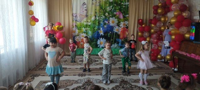 Сегодня, 2 июня в ГКДОУ «Детский сад № 4 «Сказка» г. о. Дебальцево» прошел замечательный праздник «Детство», который посвящается Международному дню защиты детей Сегодня, 2 июня в ГКДОУ «Детский сад № 4 «Сказка» г. о. Дебальцево» прошел замечательный праздник «Детство», который посвящается Международному дню защиты детей