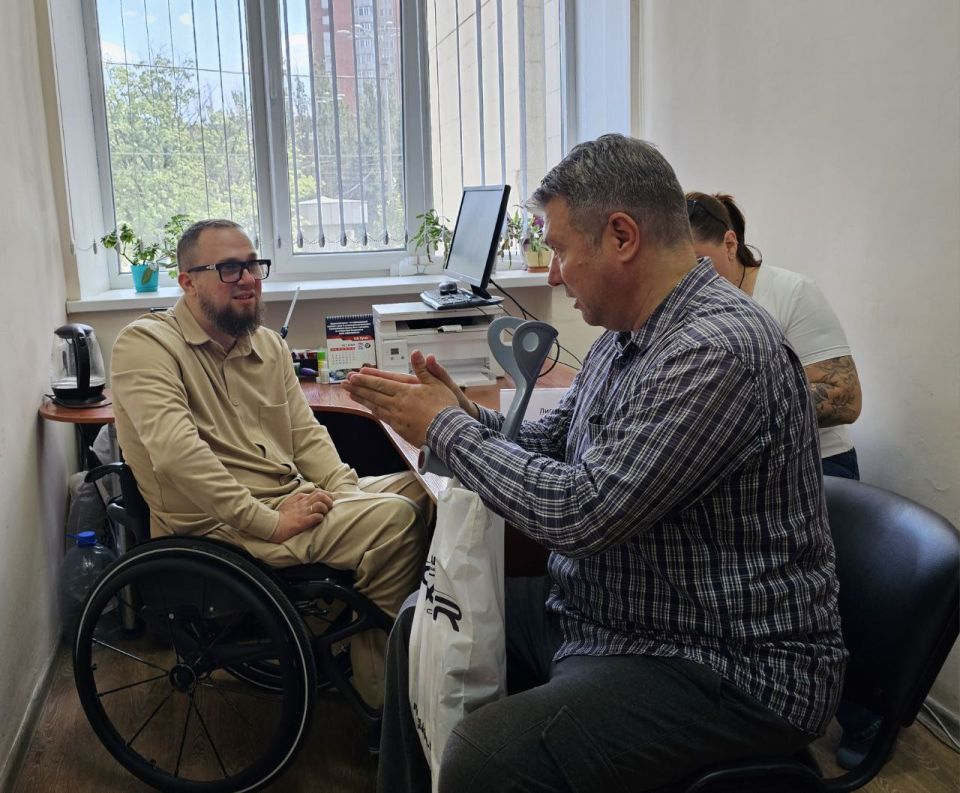 Прием члена Комитета Народного Совета по труду, занятости, социальной политике и делам ветеранов, депутата Народного Совета ДНР Ярослава Лисобея Прием члена Комитета Народного Совета по труду, занятости, социальной политике и делам ветеранов, депутата Народного Совета ДНР Ярослава Лисобея