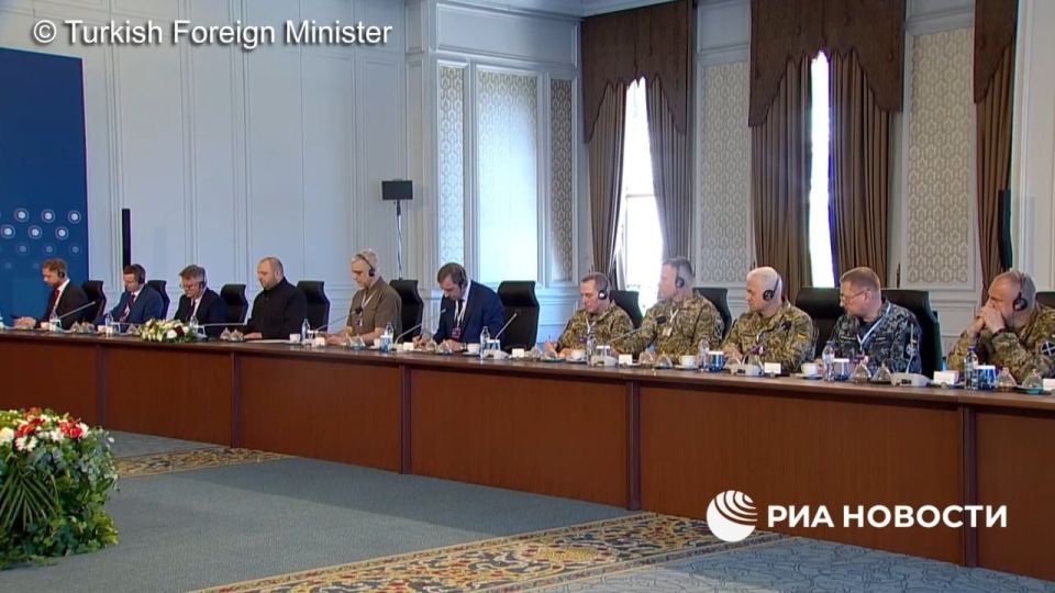 Главное из заявлений главы МИД Турции, который выступил с приветственным словом на переговорах делегаций России и Украины: Главное из заявлений главы МИД Турции, который выступил с приветственным словом на переговорах делегаций России и Украины: