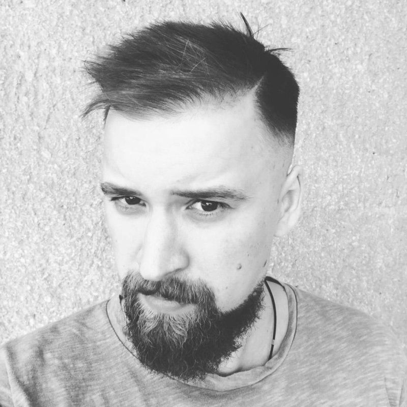 Полиция ищет причастного к атаке дронов по аэродрому «Белая» – сторонника Евромайдана Артема Тимофеева Полиция ищет причастного к атаке дронов по аэродрому «Белая» – сторонника Евромайдана Артема Тимофеева